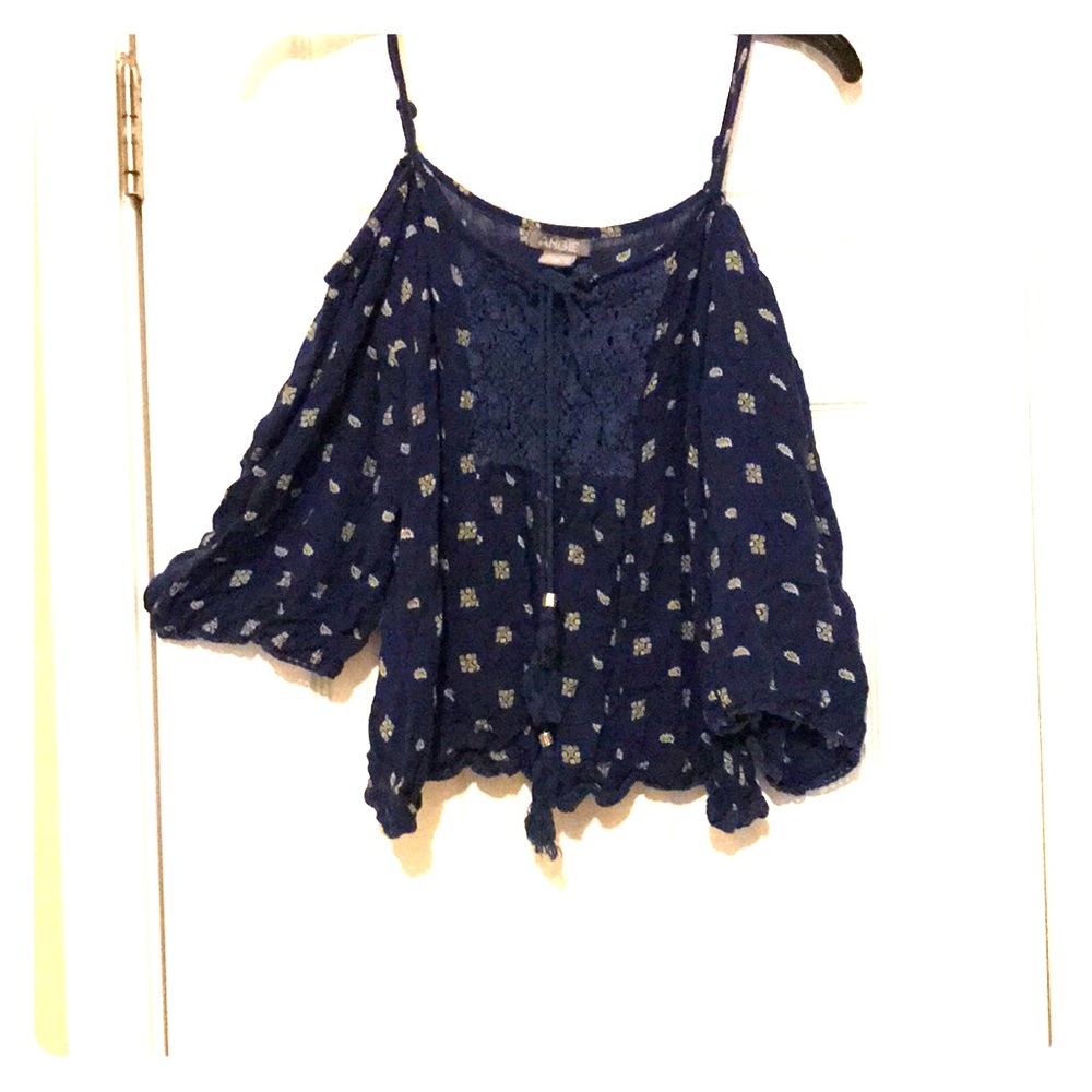 Cold shoulder crop top